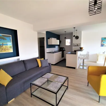 Appartement Superbe Bas De 80 M2 Piscine Privee Reservee Aux Vacanciers Avec Vue Magnifique 6 Couchages