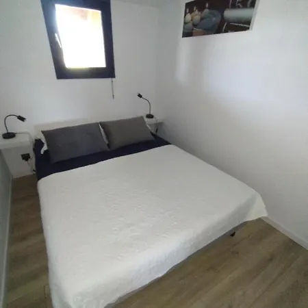 Appartement Superbe Bas De 80 M2 Piscine Privee Reservee Aux Vacanciers Avec Vue Magnifique 6 Couchages