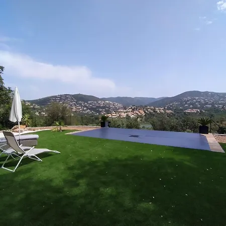 Superbe Bas De 80 M2 Piscine Privee Reservee Aux Vacanciers Avec Vue Magnifique 6 Couchages *
